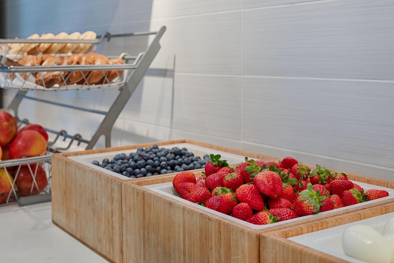 Springhill Suites By Marriott Блумингтон Экстерьер фото