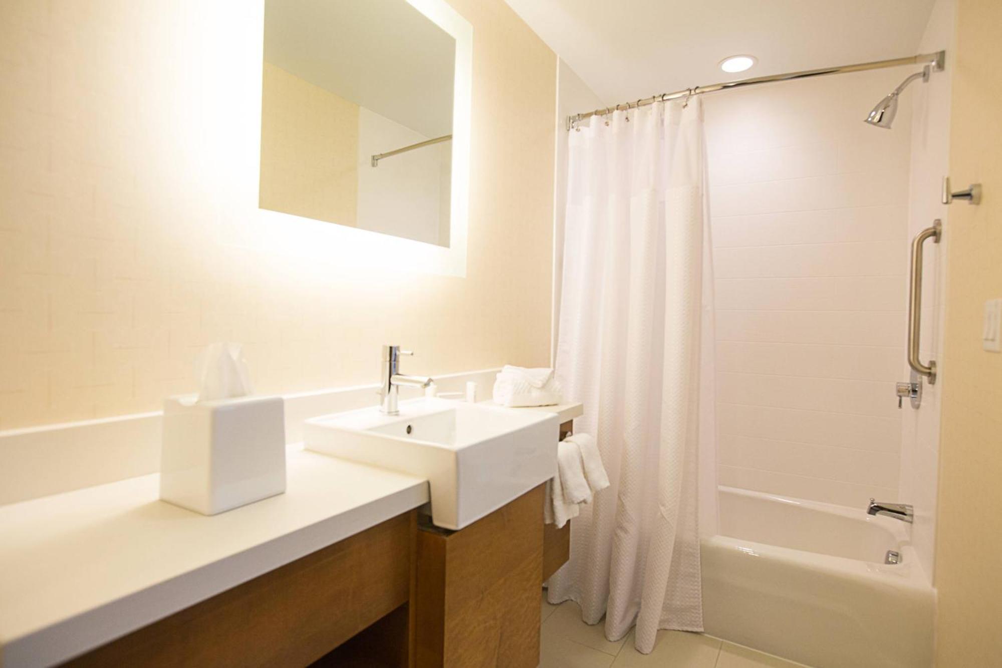 Springhill Suites By Marriott Блумингтон Экстерьер фото